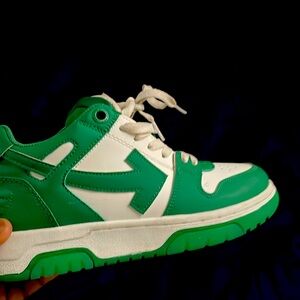 These are green off whites i will give you a discount if you can pick them up